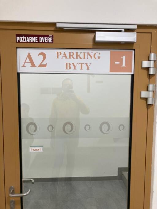 Komfortny Apartman A407 V Centre Nr, Bez Kuchyne, Parkovisko Zdarma Nitra Zewnętrze zdjęcie