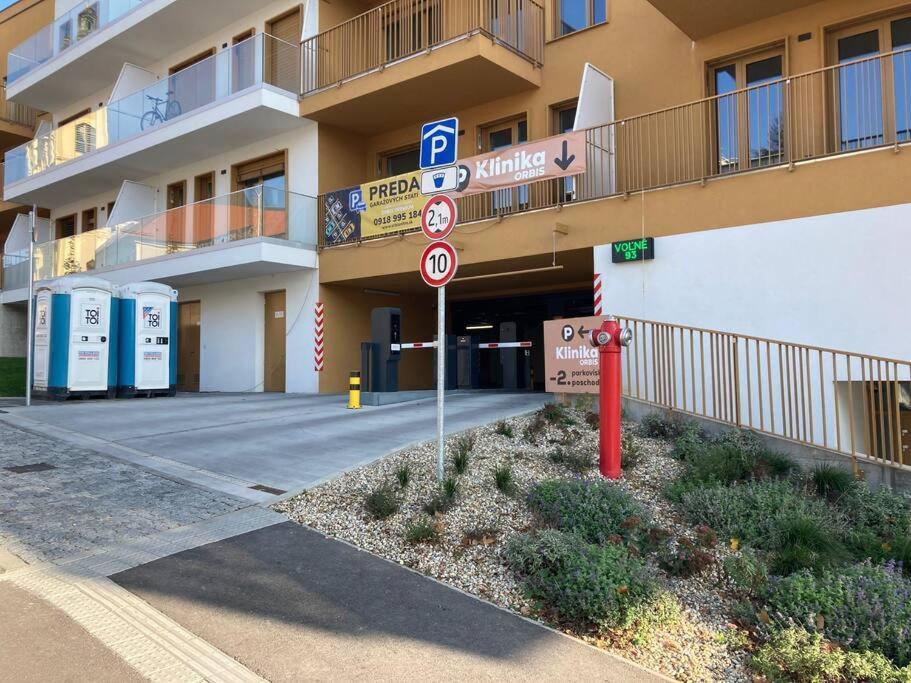 Komfortny Apartman A407 V Centre Nr, Bez Kuchyne, Parkovisko Zdarma Nitra Zewnętrze zdjęcie